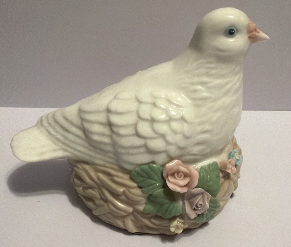 Vintage Porcelain Music Box Bird / Heritage House, Inc Works Well READ